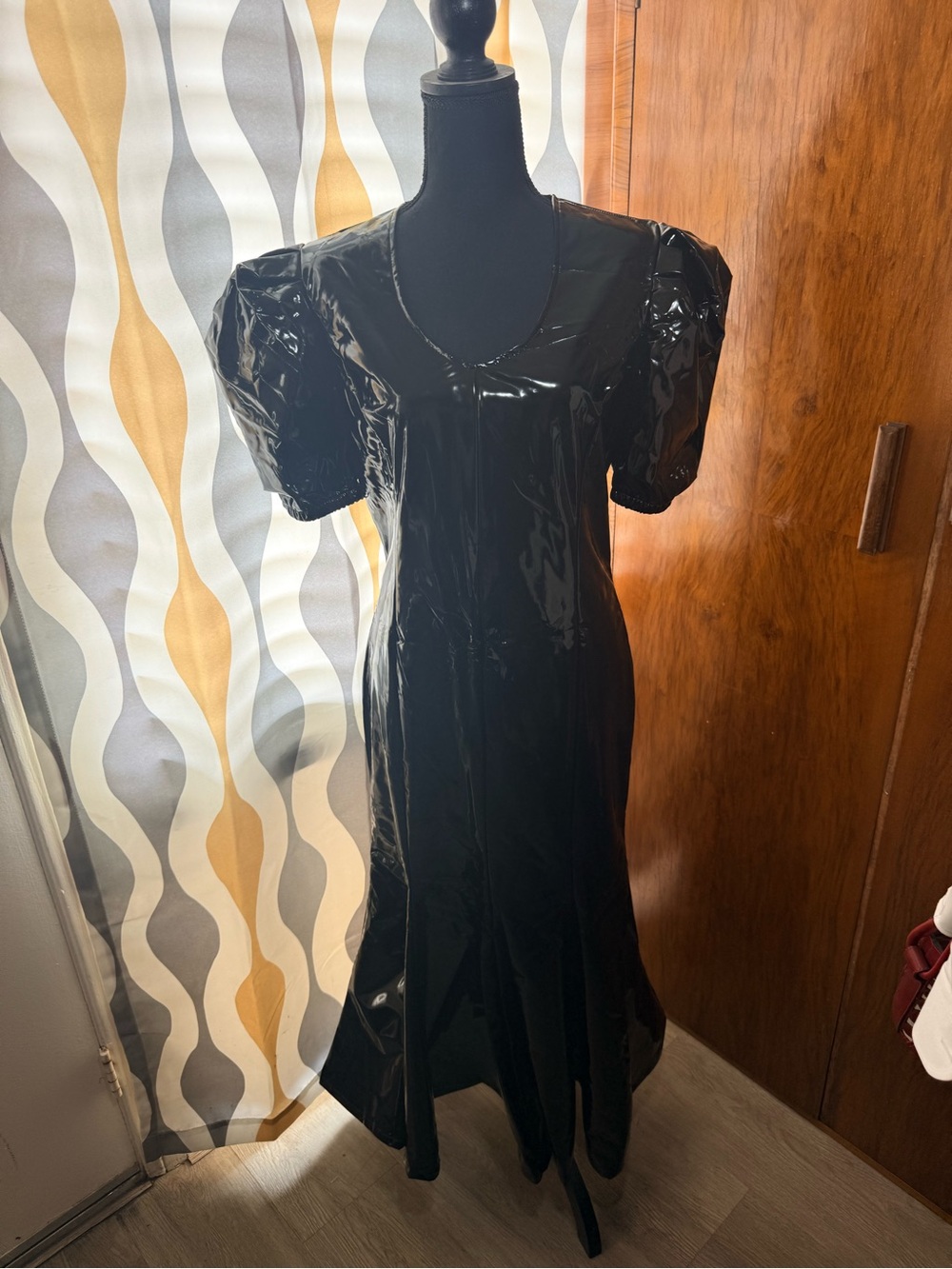 Black Patent Faux-Leather (Vinyl) Mermaid Evening Dress - Picture 5 of 5